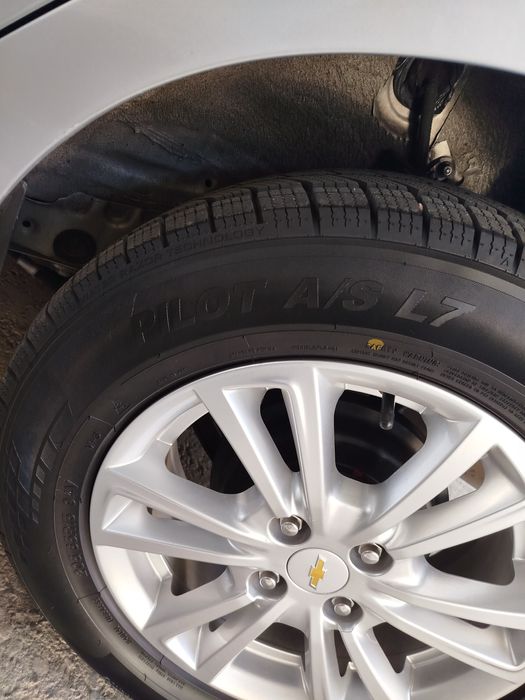 Диски с резиной на кобальт новые !