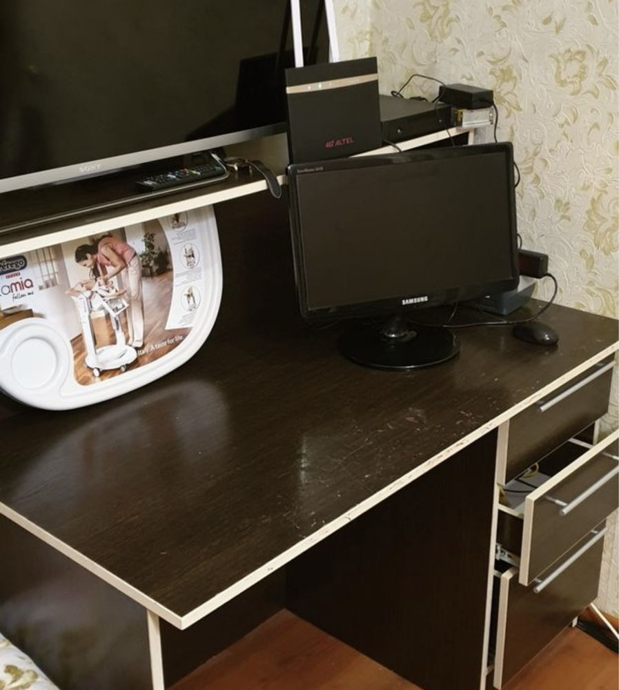 Стол для офиса