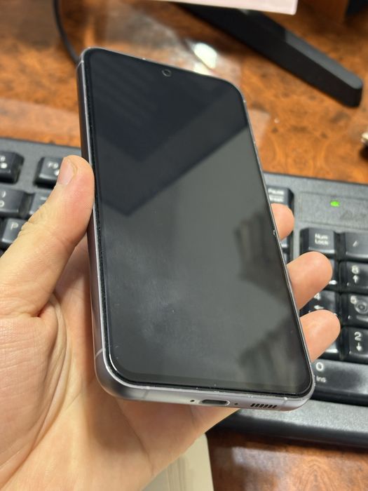 Samsung Galaxy S 23 FE идеал холатда