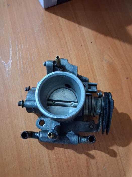 Продам дросельную заслонку на приору