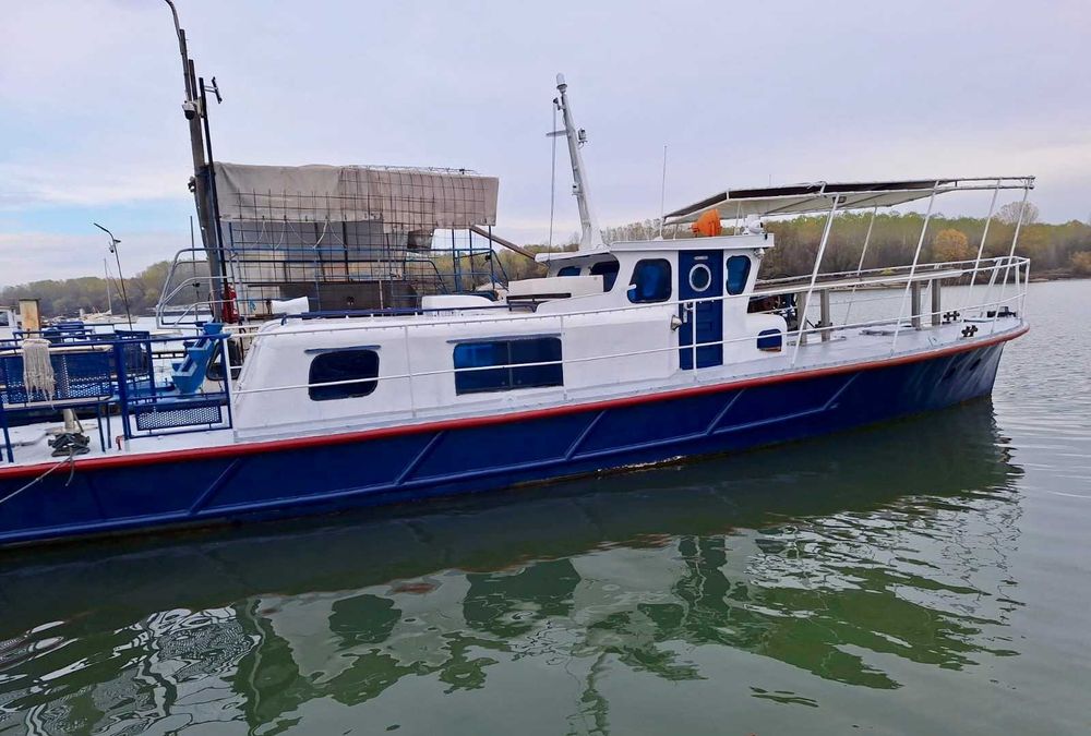 Navă de agrement complet echipată, la cheie