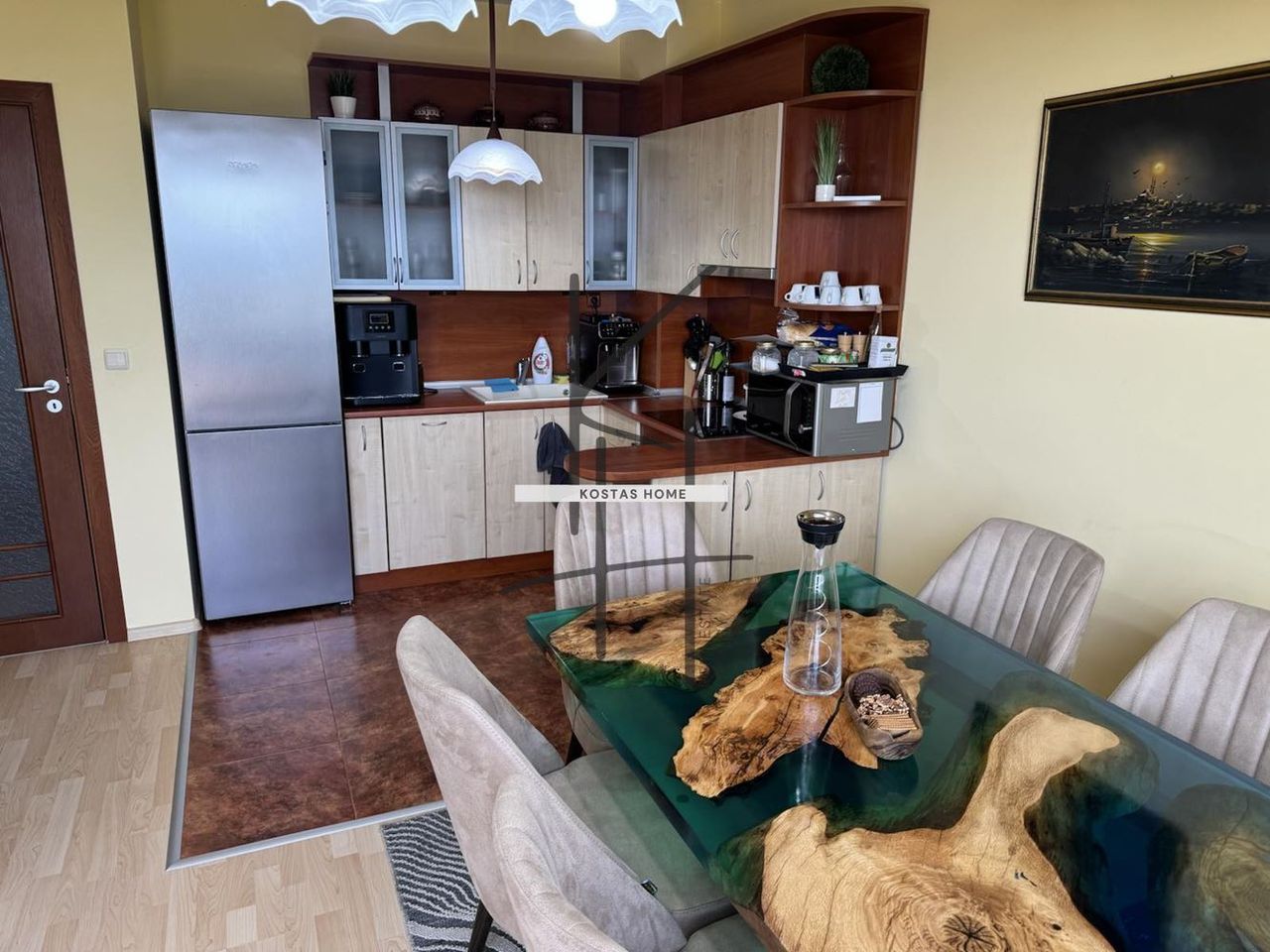 Продава се Тристаен апартамент в Варна, Галата - 78 кв.м за 1603 €/кв.м - Снимка #1