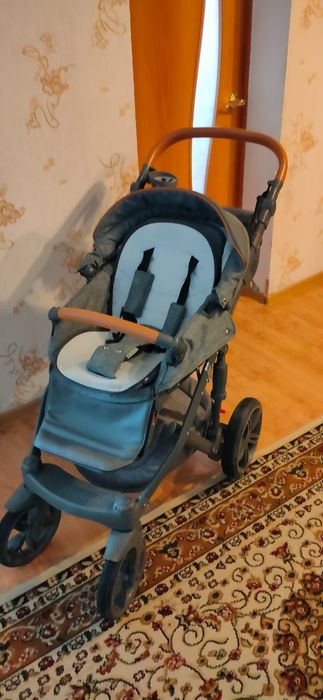Детская коляска 3 в 1