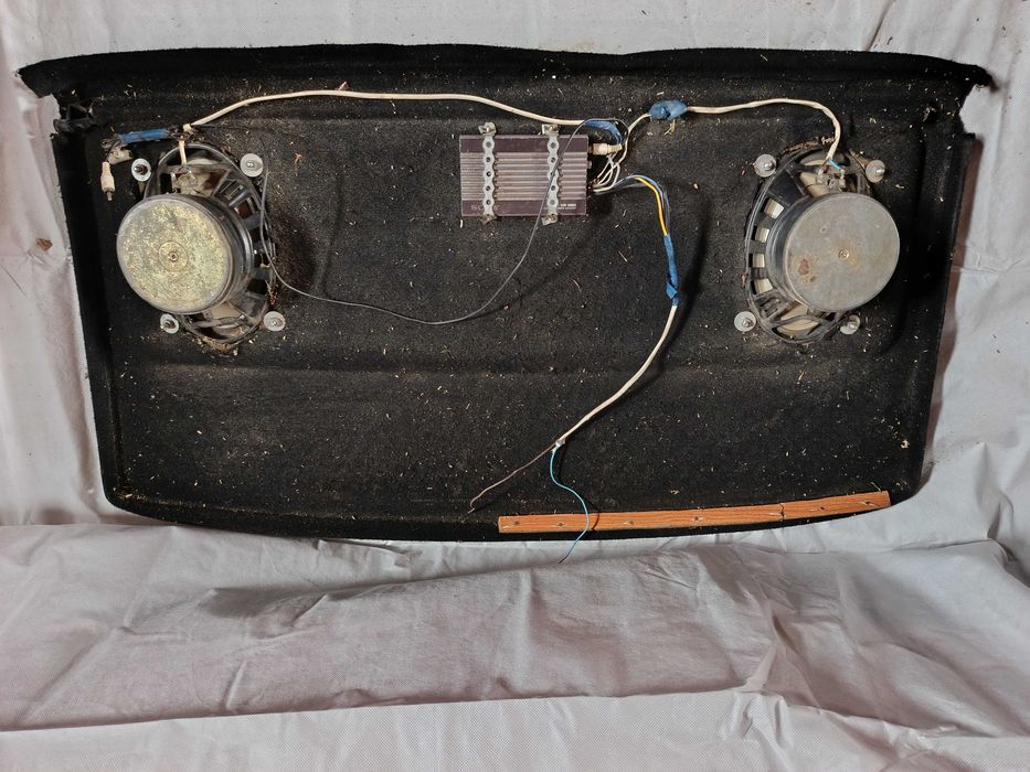 Vând radio casetofon