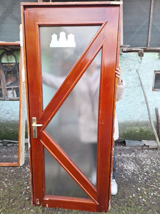 Uși de interior, din lemn esență brad