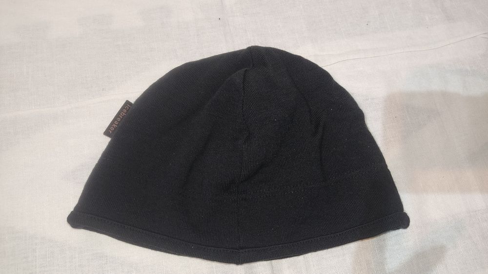 Căciulă Icebreaker mărime L conform etichetei lâna merinos New Zeeland