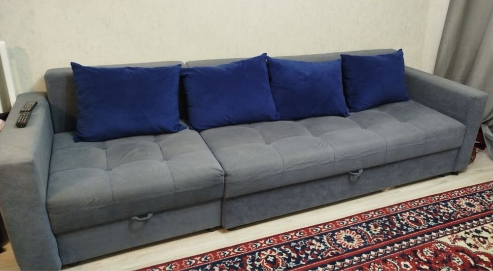 продам диван с подушками, раздвижной, в хорошем состоянии.