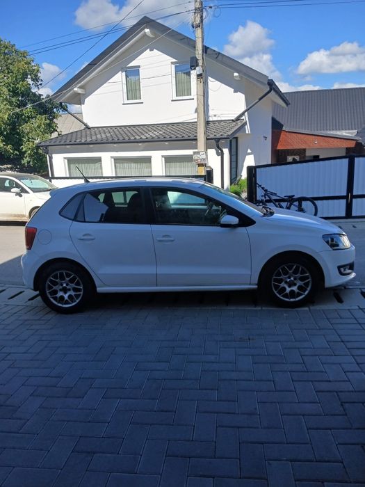 Vând Volkswagen Polo
