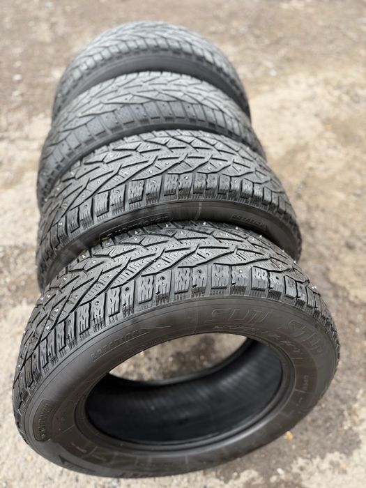 Зимние шины шипованные резина 215/65/R16