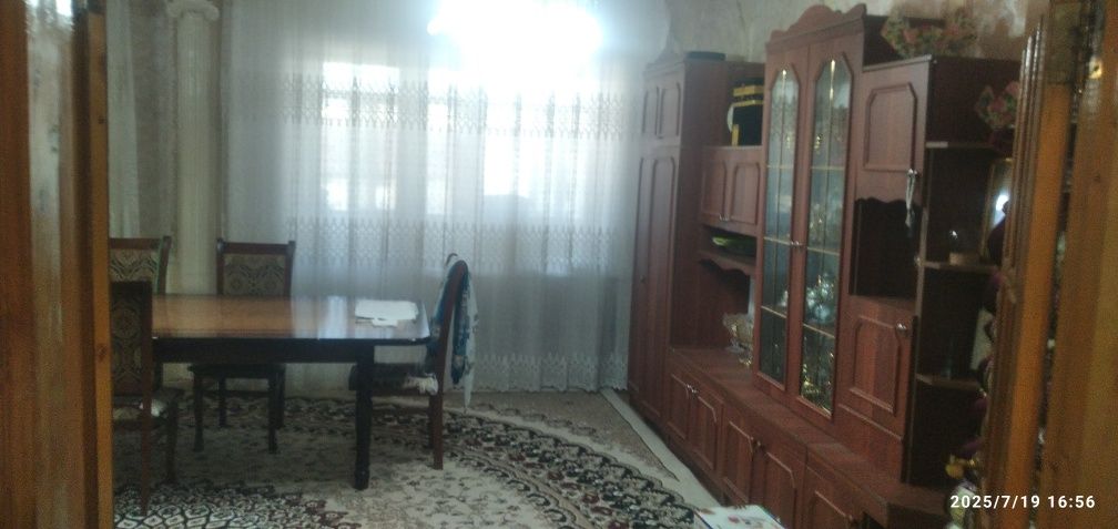 Продаётся квартира. Юнусабад 4/4. Риэлторам не звонить!!!