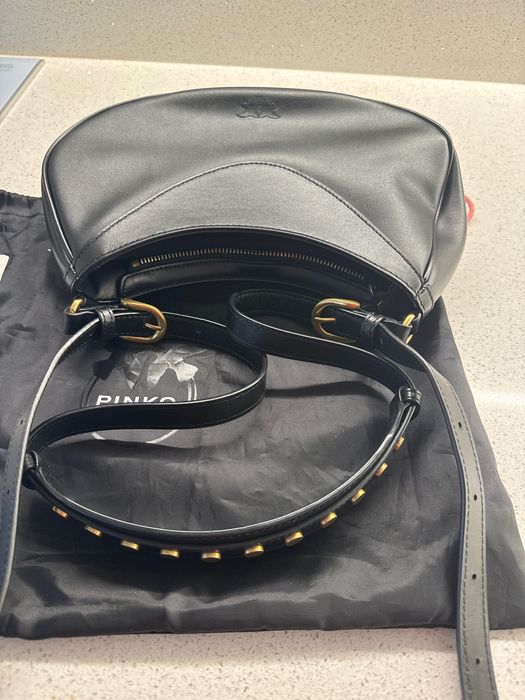 Дамска чанта Pinko в черно