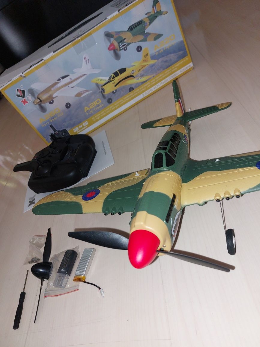 Avion cu telecomanda