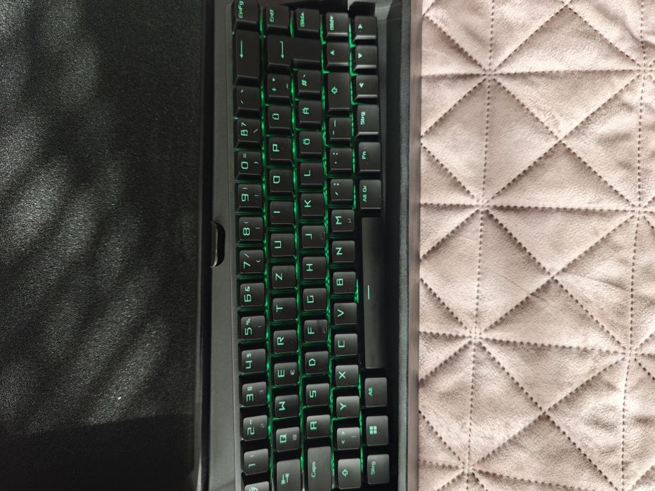 Геймърски клавиатури Asus ROG Azoth Keychron Endorfy Royal Kludge