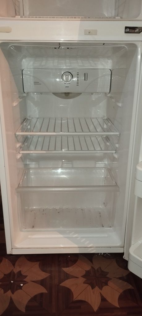 Продаётся холодильник LG.