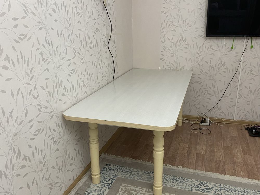 ПРОДАЕТСЯ стол 90/200см