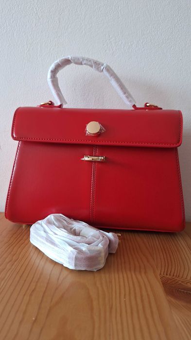 Нова червена дамска чанта