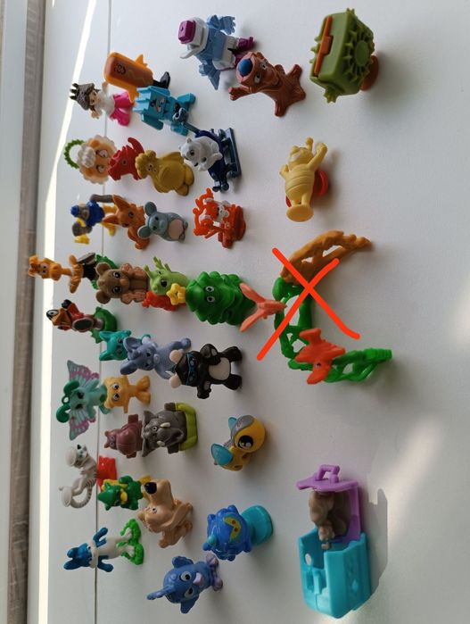 Играчки от шоколадови яйца и Лего фигурки