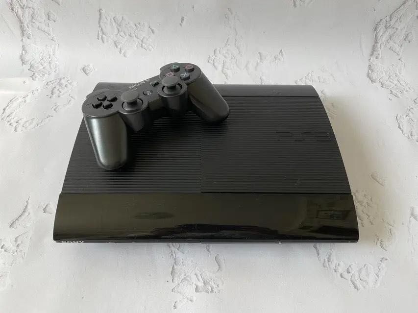 Ps3 supper slim 500gb PLOMBAli, 20+ uyinlar 2 ta joystick