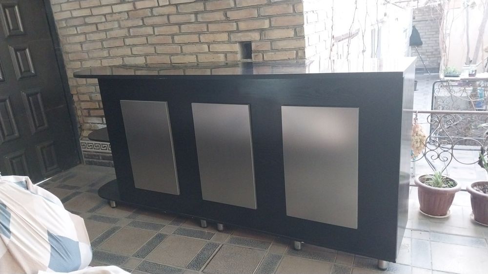 Барный стол, серый. Металлический.коричневый