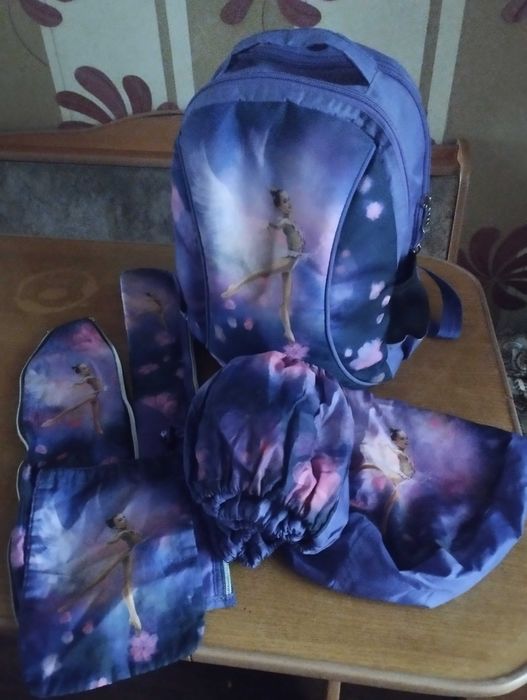 Рюкзак для художественной гимнастики и чехлы для предметов.