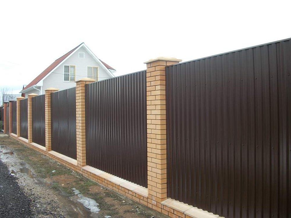 Construim la comanda dvs. garduri si porti din:
- panouri stil jaluzea