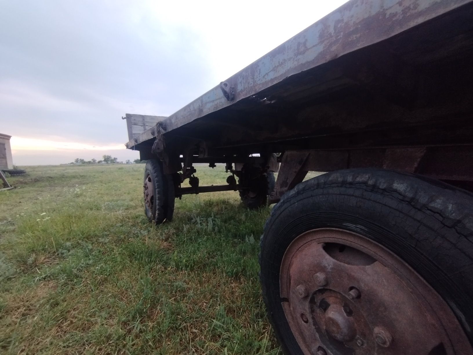 Продам прицеп на ЗИЛ