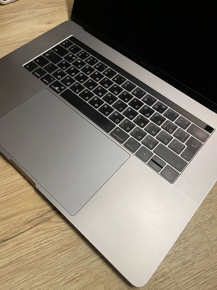 MacBook Pro 15” 2016 512 GB 16 GB RAM i7