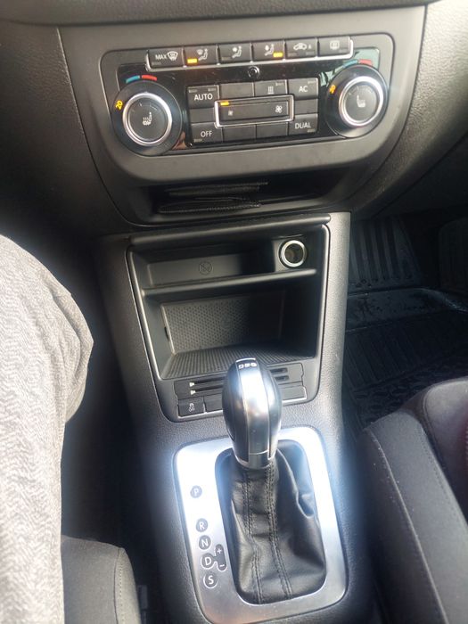 Golf plus benzină 1,4 2012 cutie de viteze automată DSG 7