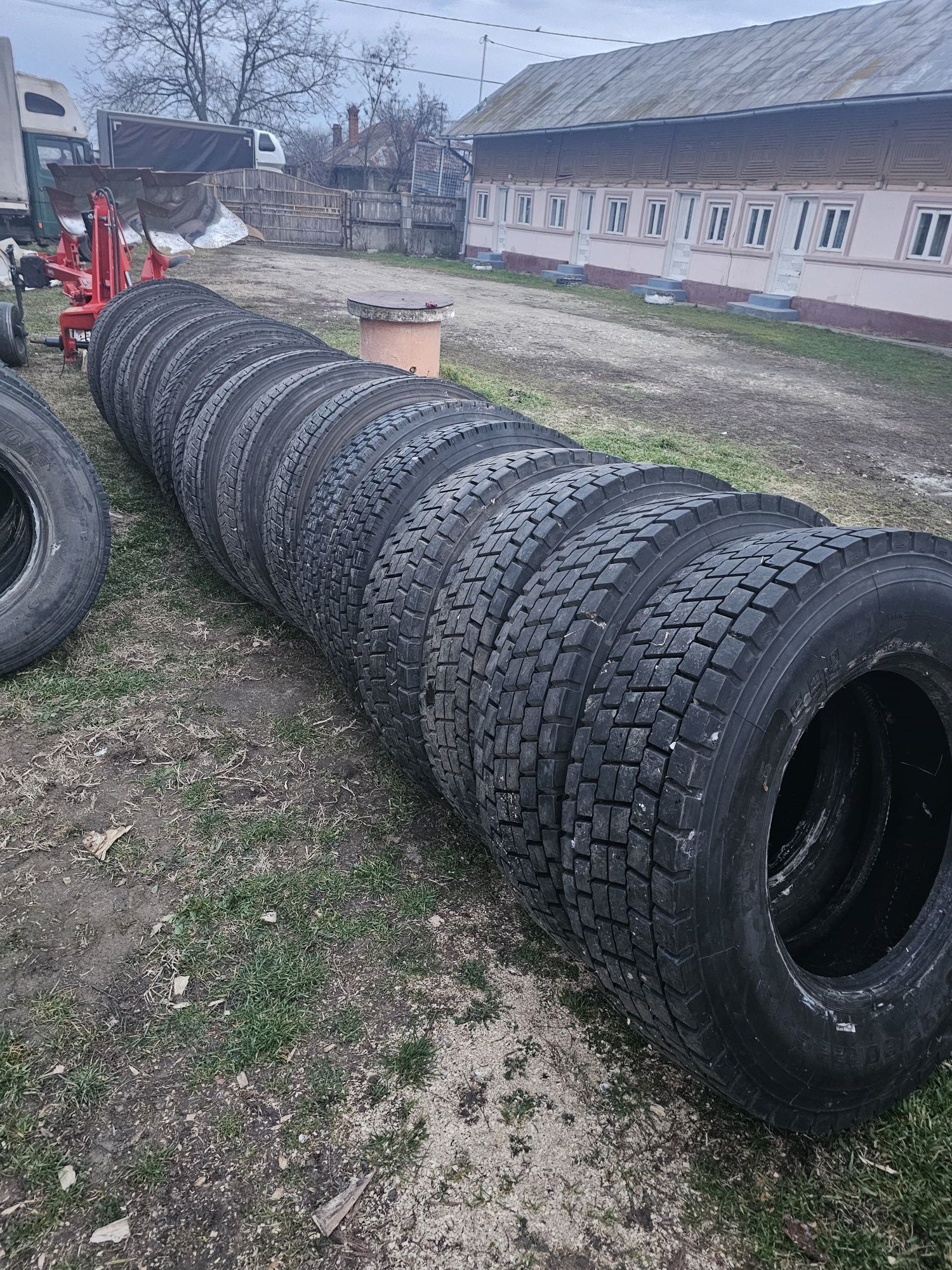 Cauciucuri 295/80/22,5