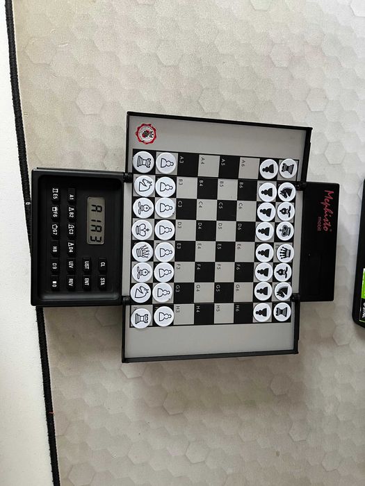 Joc Sah electronic Mephisto Mobil