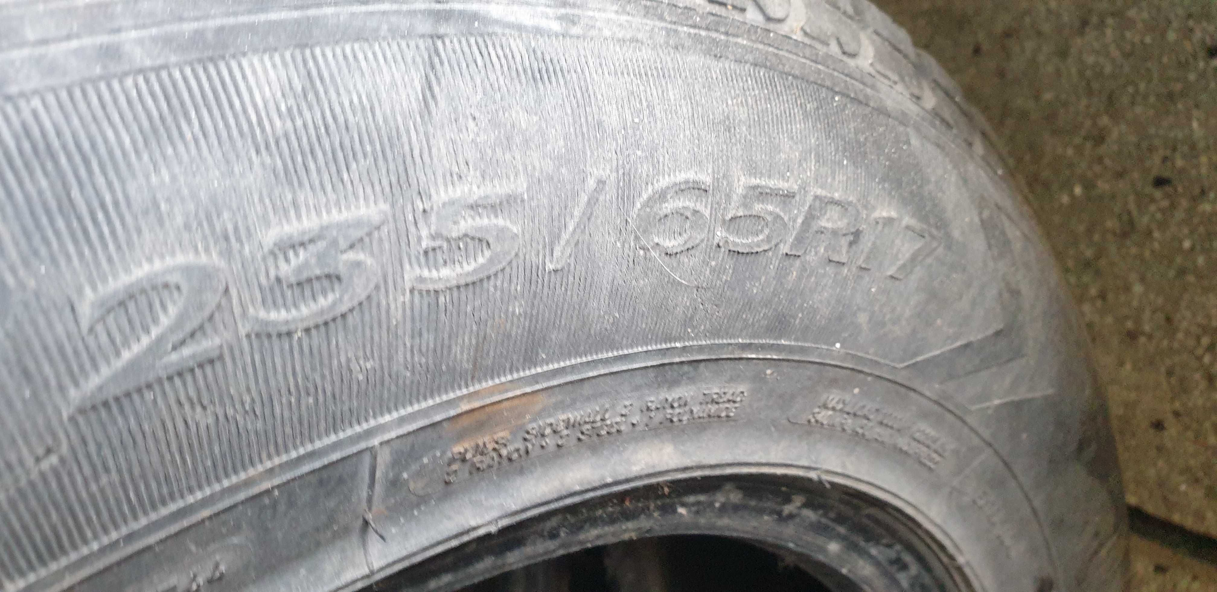 Зимни 235 65 17 гуми Goodyear