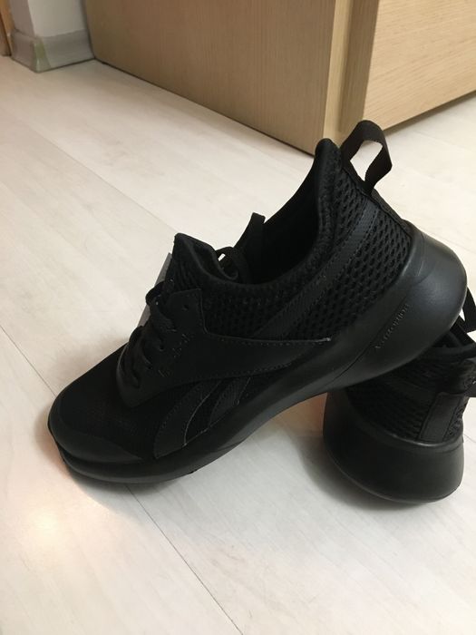 Маратонки reebok черни