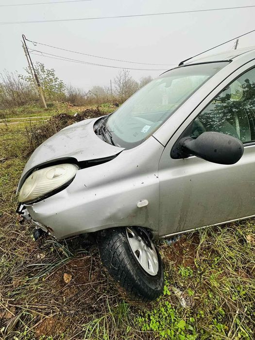 Nissan micra 2004(цяла за части)