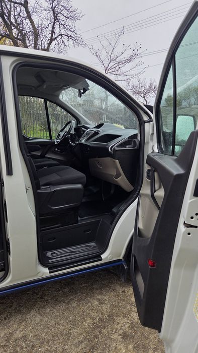 Ford Transit Custom 5 Locuri