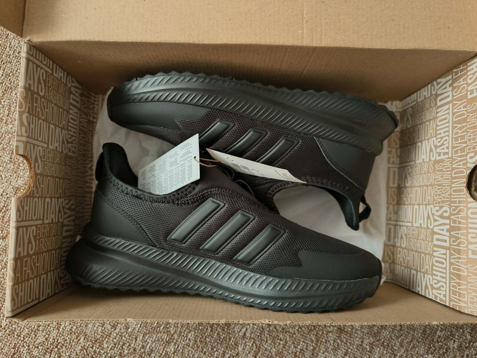 Adidasi adidas noi marimea 40