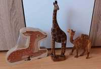 Vand lot de 3 decorative din lemn Girafa camila caprioara pret 90lei