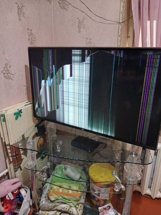 Телевизор,нерабочий