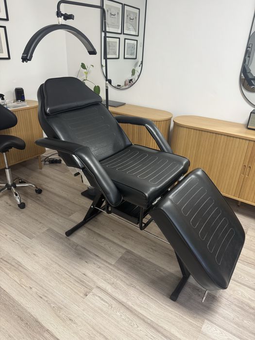 Vand pat reclinabil de cosmetica negru , conditii foarte bune