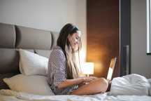 Căutăm MODELE VIDEOCHAT – venituri sigure, confidențialitate 100%