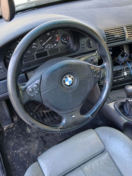БМВ 523 - Е39 НА ЧАСТИ