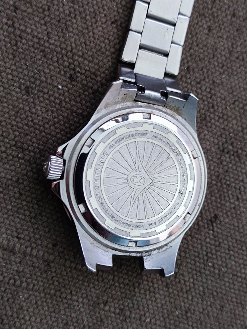 Продавам часовник Stührling professional diver 200 meter