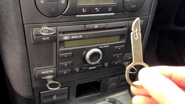 Щипки за радио 4 броя -  AUDI FORD Mercedes VW