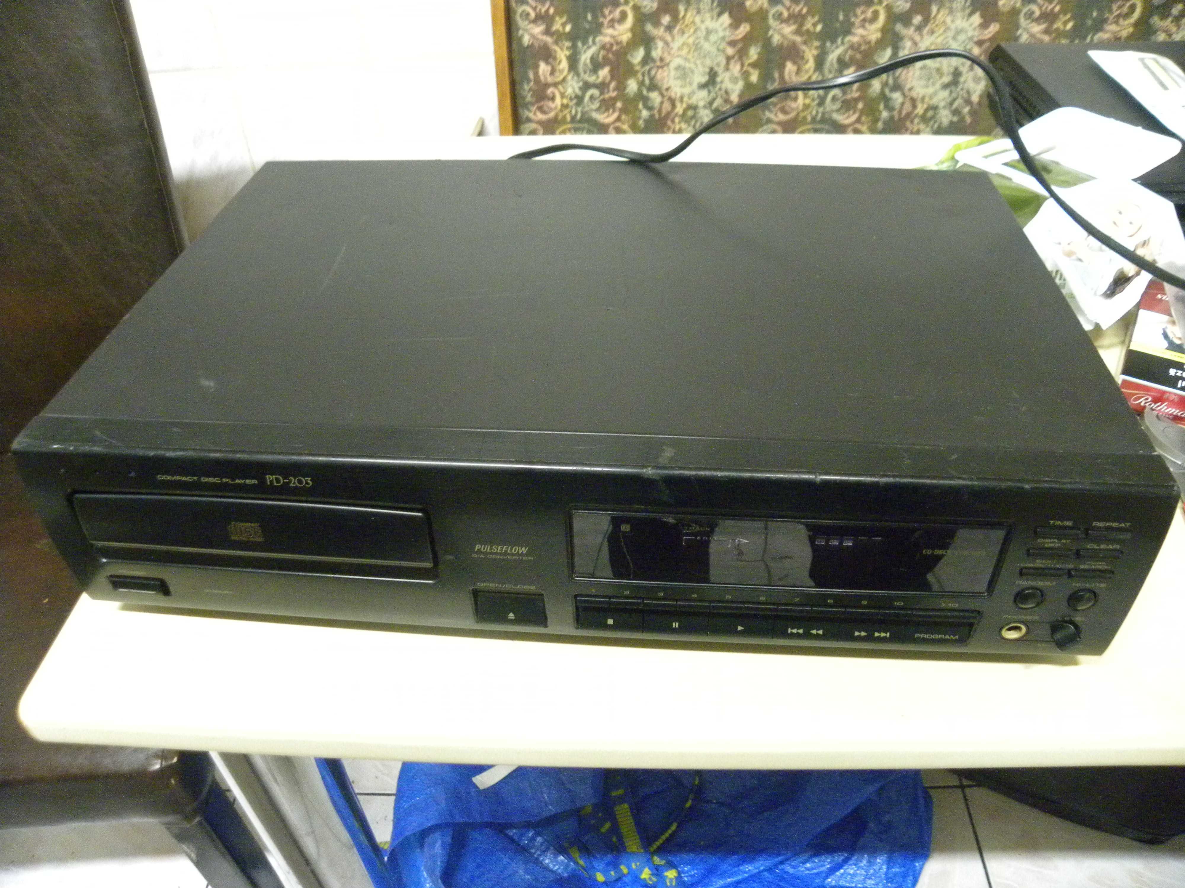 Retro Pioneer PD-203 Compact Disc Player (1993-95)