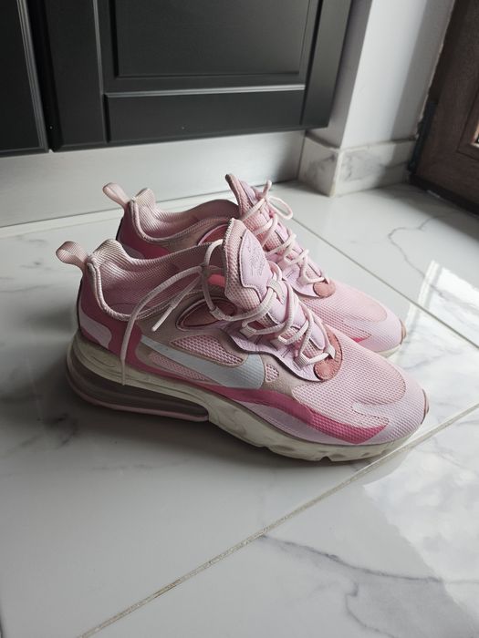 Vând adidasi marimea 41