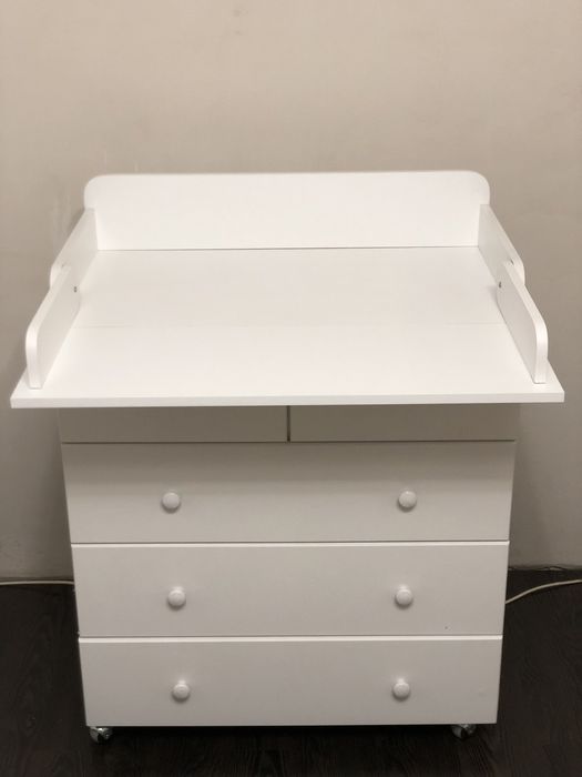 Пеленальный столик