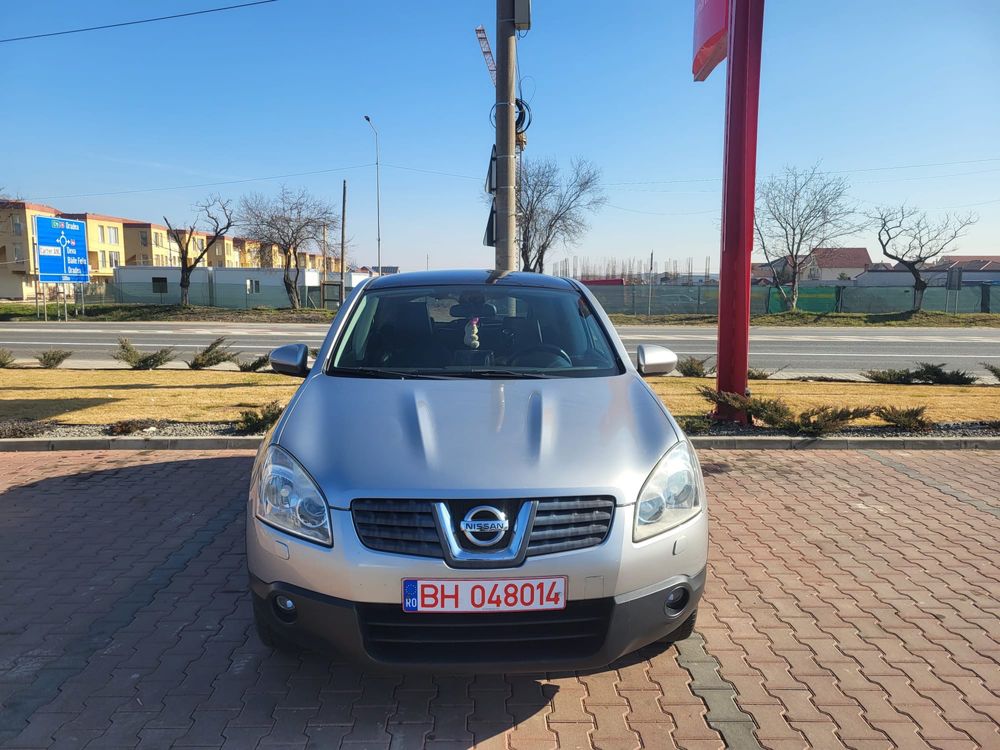Nissan masina economica si eficienta