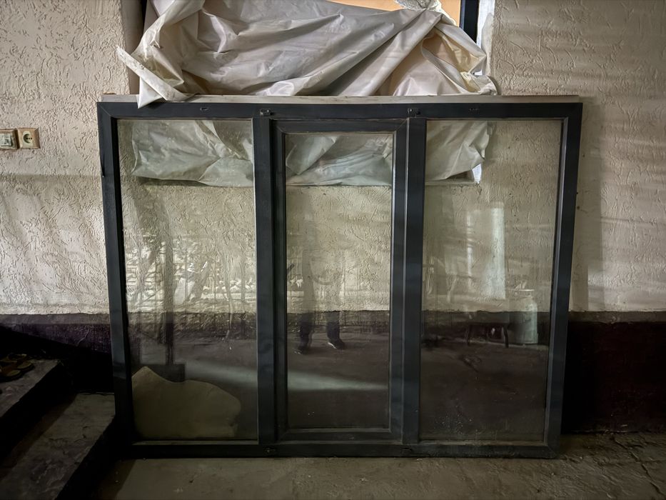 Пластиковая окна в хорошем состоянии почти новый