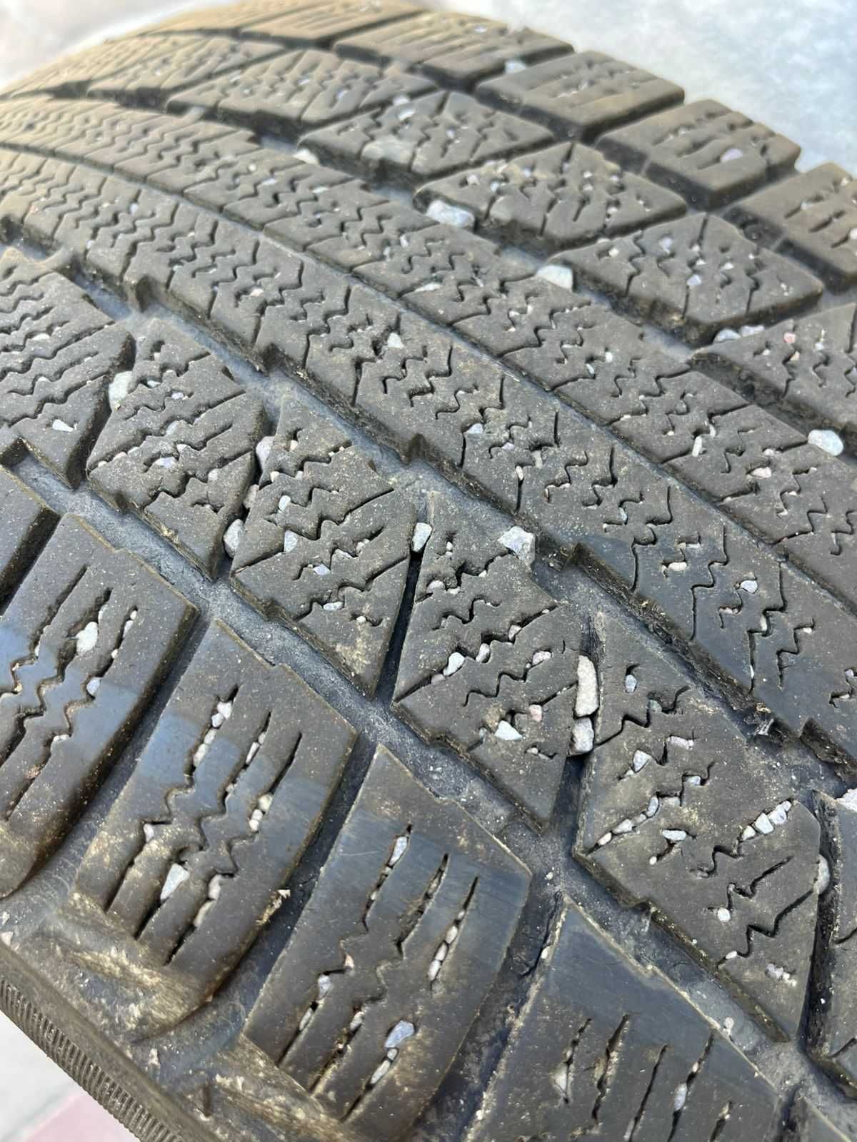 Комплект зимних шин "Triangle" Snowlink 215/55/R17
