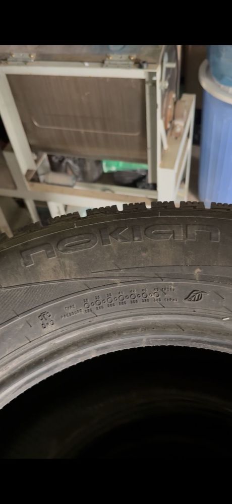 Продам всесезонные шины почти новые, только месяц был в носке