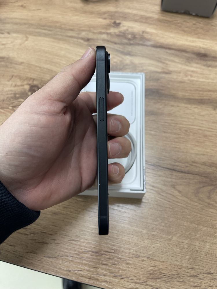 Продаются iPhone 15 на 128 гб